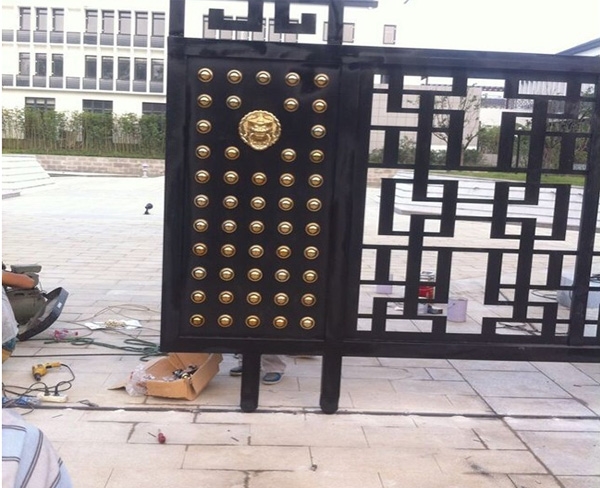 文一集團(tuán)酒廠大門施工