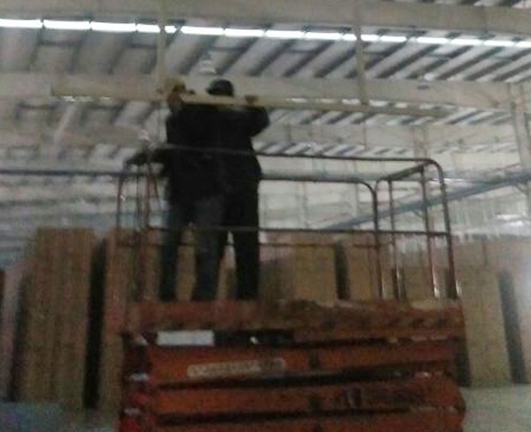 TCL廠房鋼構(gòu)燈架