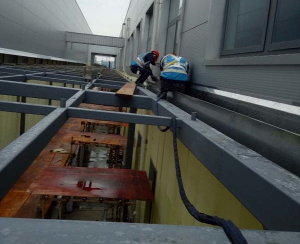 常州馬牌輪胎鋼結(jié)構(gòu)廊架