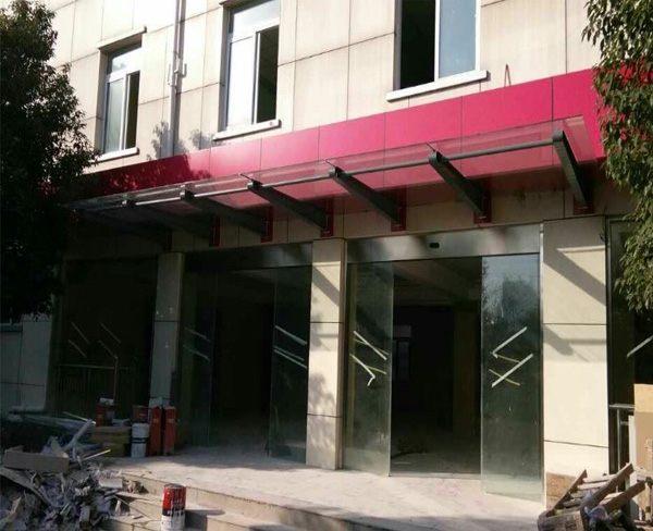 霍邱計(jì)生辦鋼結(jié)構(gòu)門頭雨棚