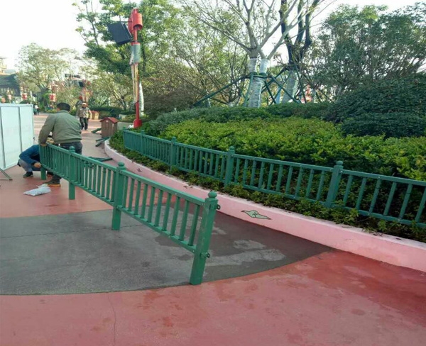 萬達主題樂園護欄施工