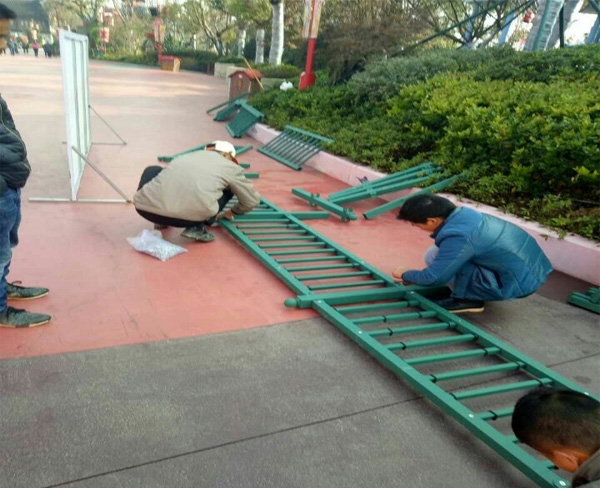 萬達主題樂園護欄施工