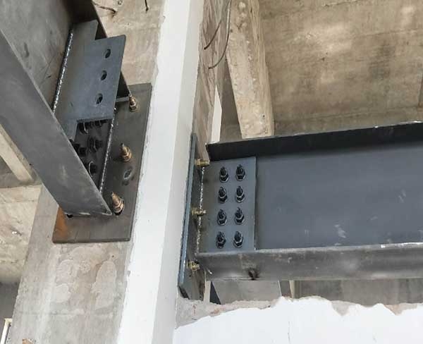 少年宮潁上路鋼混隔層施工細節(jié)